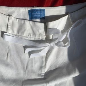Simply Vera Wang White Capris
